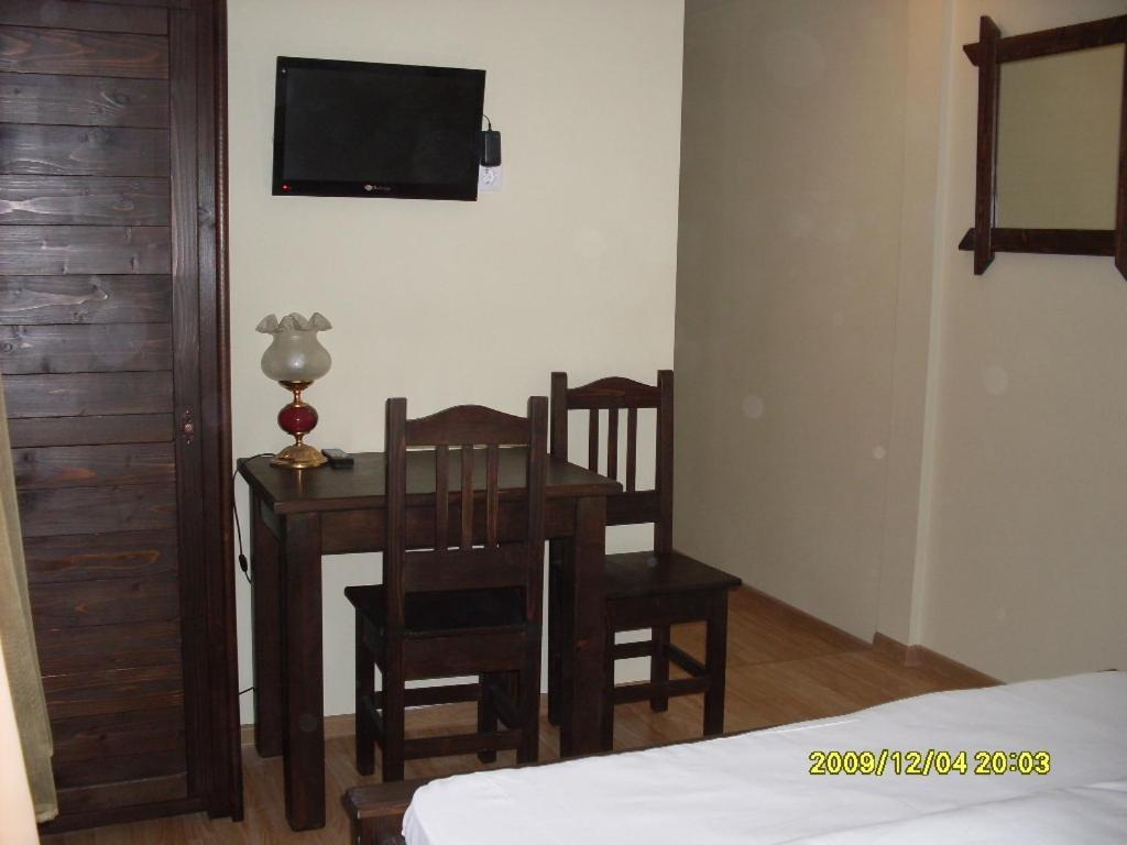 Casa Oana Hotel Iasi Buitenkant foto