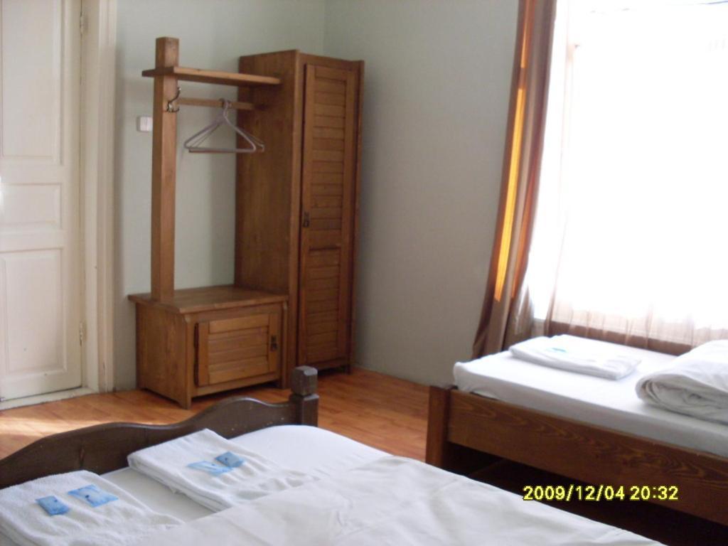 Casa Oana Hotel Iasi Buitenkant foto